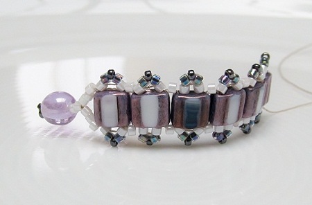 Skinny bracelet, a touch of Art Deco